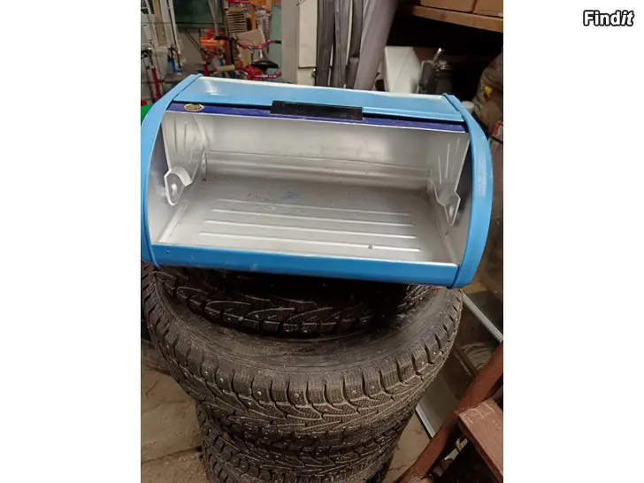 Säljes Gammaldags brödlåda