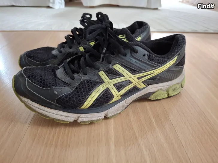 Säljes Asics herrskor storlek 41,5