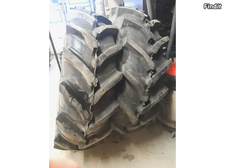 Myydään 16,9R30 Valmet pyörät