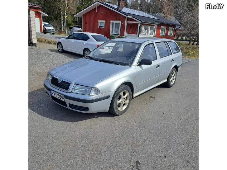 Myydään Skoda