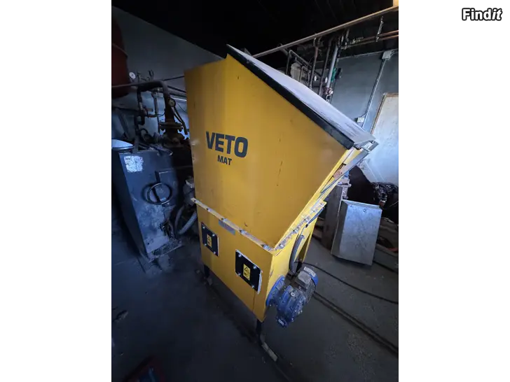 Säljes Ala-Talkkari Vetomat 40 kW flisanläggning med automattändning, Högfors panna och skorsten