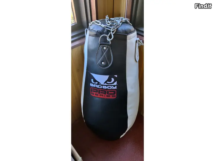 Myydään Bad Boy -treenisetti