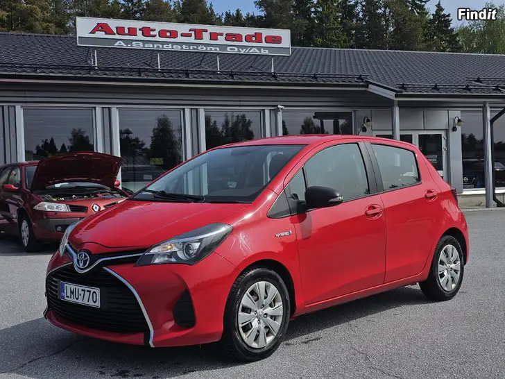 Säljes Toyota Yaris 1,5 Hybrid Life 5ov 2015 Säljes Toyota Yaris 1,5 Hybrid Life 5ov 2015