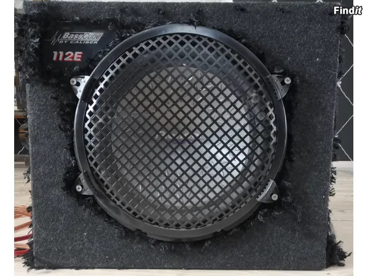 Myydään Baslåda med förstärkare