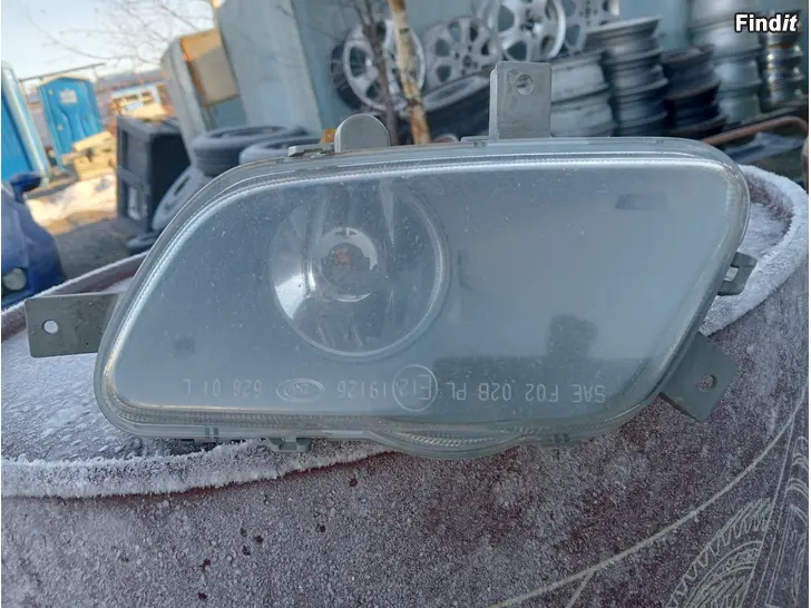 Myydään Volvo V70 2005-2007 vasen sumuvalo 8693347