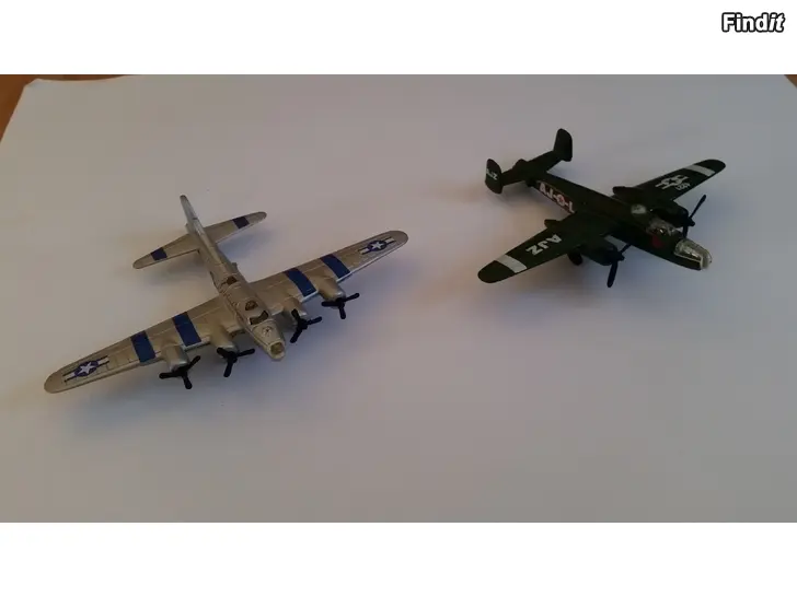 Säljes 2kpl vintage lentokone lelu metalli 10e kpl