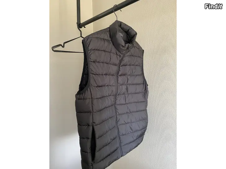 Säljes Väst, herr, strl L