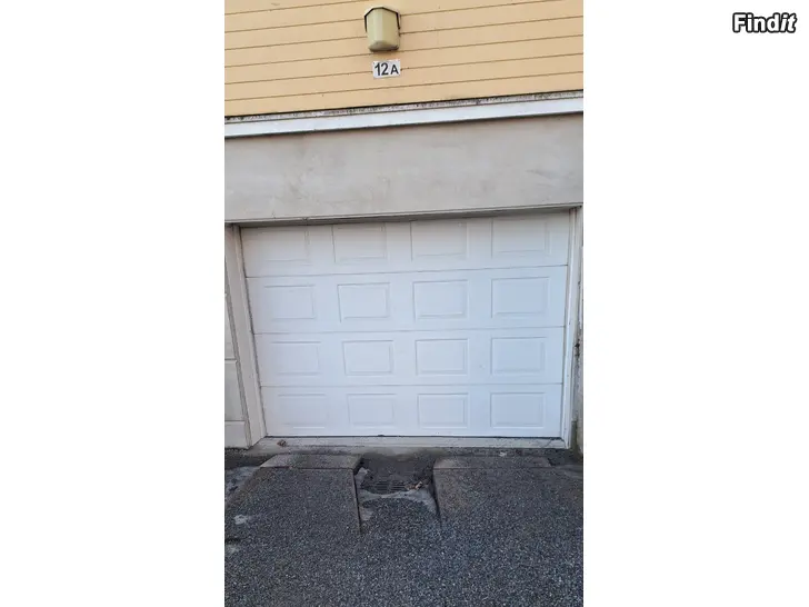 Säljes 2 automatiska garagedörrar