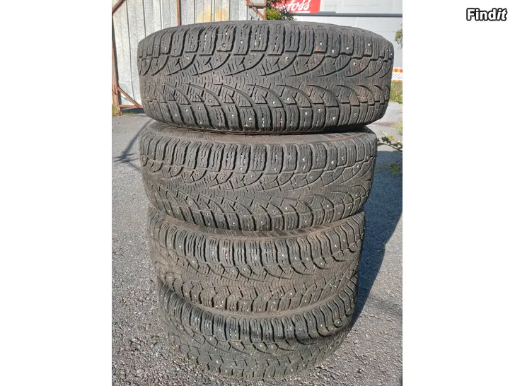 Myydään Nastarenkaat Pirelli 195/65R15 vanteet 4-100 GM