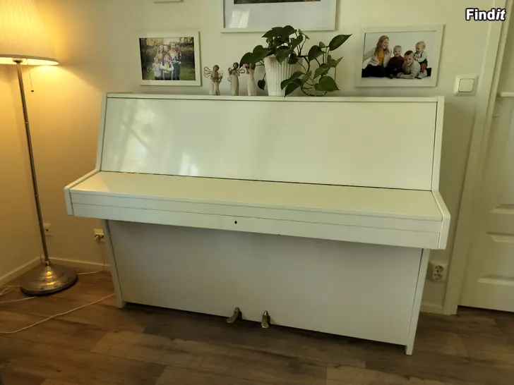 Säljes Piano