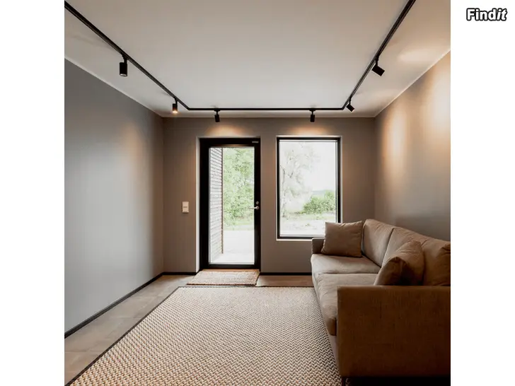 Myydään Beam Pro spot Global gb2 kiskoon musta