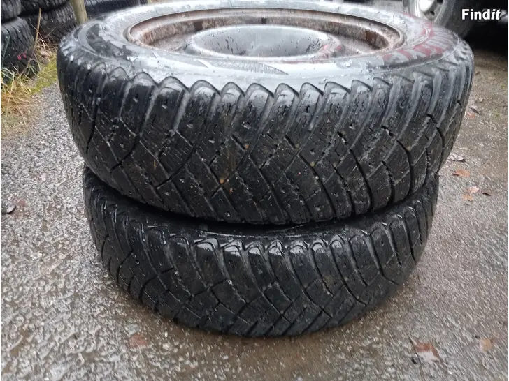 Myydään Peugeot 307 peltivanteilla talvirenkaat 185/65R15 Good Year