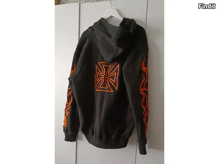 Myydään Leather Heaven huppari XXL
