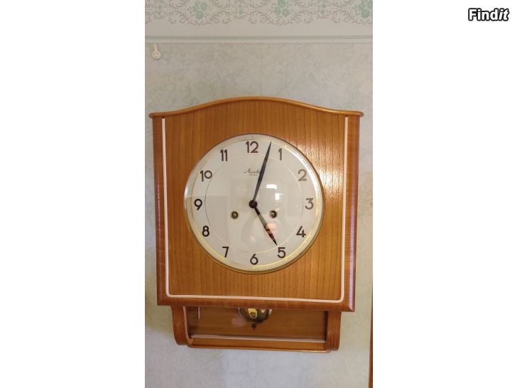 Myydään Vintage seinäkellot keräilijältä