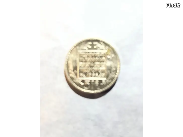 Säljes Ett svenskt mynt med valören 5 kronor från 1966. Framsidan pryds av Gustaf VI Adolfs profil och baks
