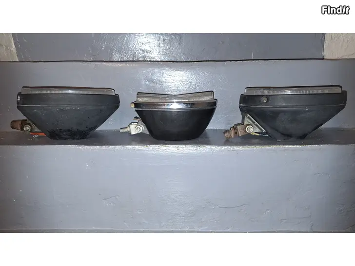 Myydään 3 kpl Bosch vanhaa lisävaloa