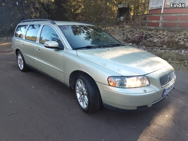 Säljes Volvo V70 bensa 2.4 2007