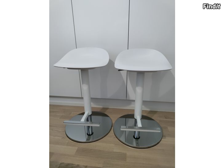 Myydään Ikea Janinge baarijakkarat 2 kpl