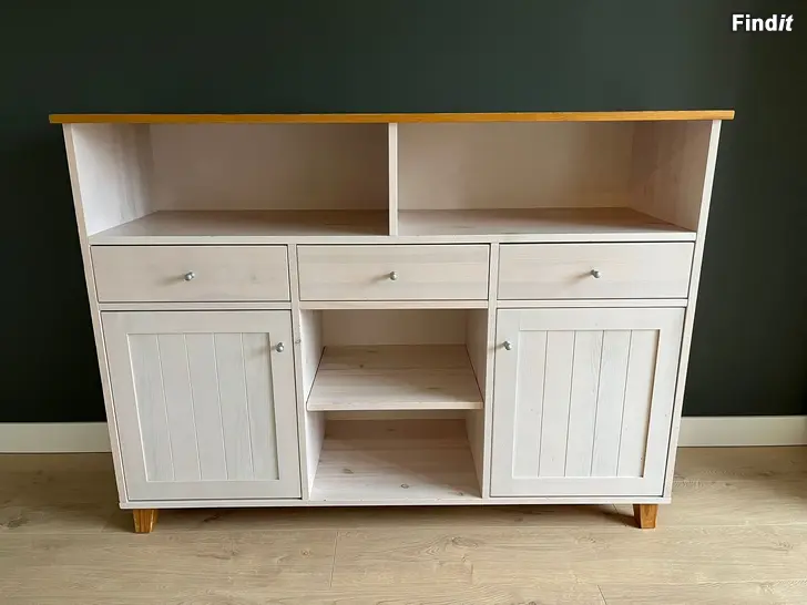 Säljes Möbelset bokhylla, skrivbord, skänk från Isku