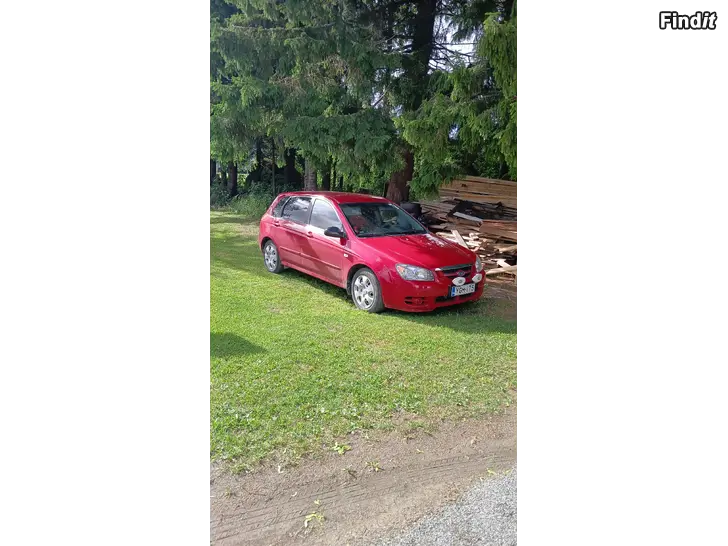 Myydään Talouteline tilaihme Kia Cerato uute kotiin