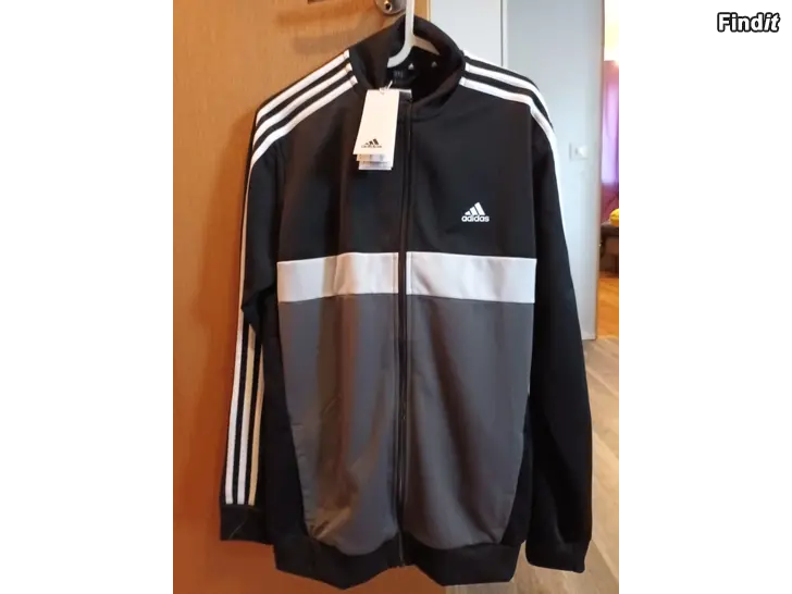 Myydään Adidas verryttelyasu