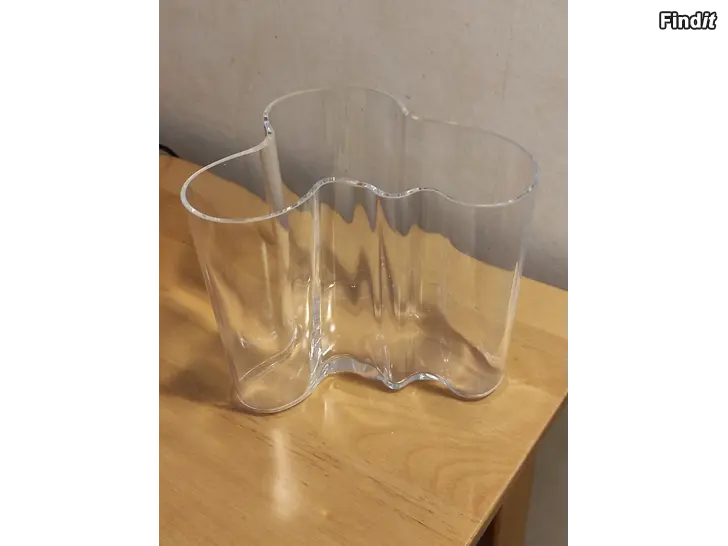 Myydään Iittala Aalto maljakko 120 mm