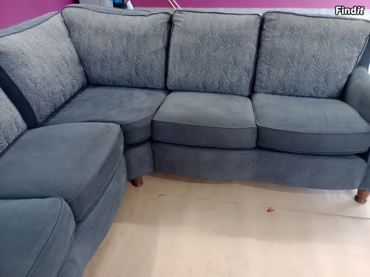 Säljes Stabil hörnsoffa