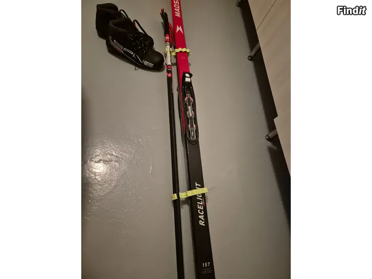 Säljes Skidor
