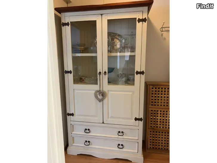 Säljes Vitrinskåp