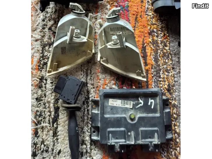 Myydään Etuvilkkut ohjausboksi ruisku monitoimiviiksi pyyhkijät