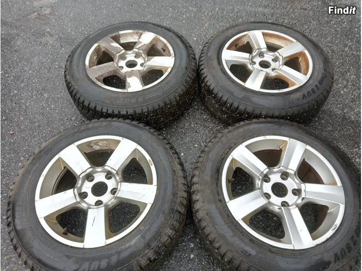 Myydään Nastarenkaat 225/65R17 106T alut 5-127