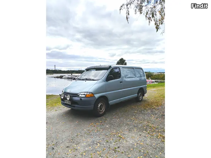 Myydään Toyota Hiace