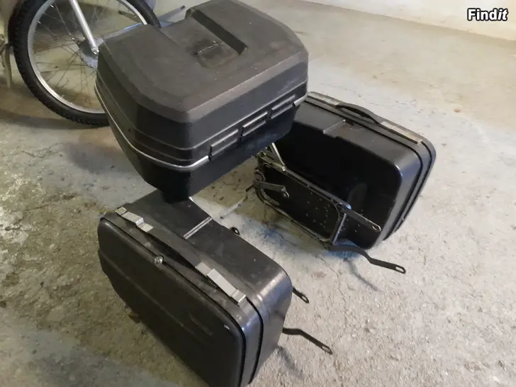 Myydään Honda laukku setti