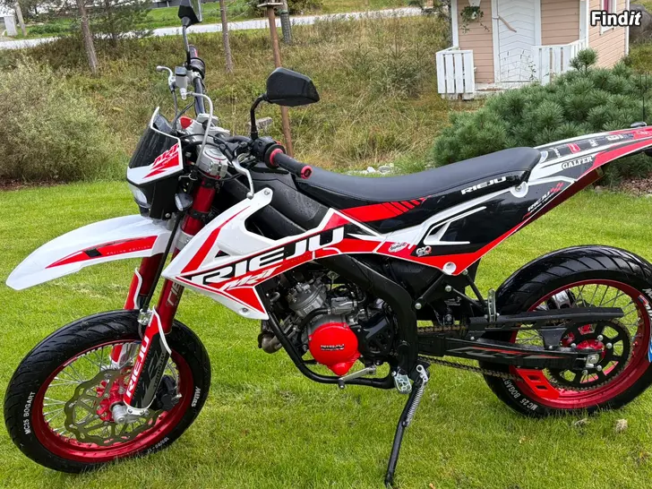 Säljes Rieju moped MRT trophy 50 CC