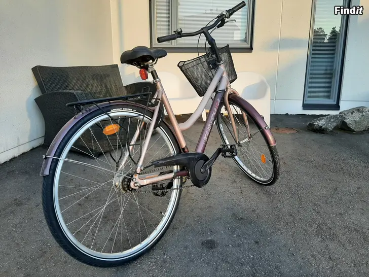 Myydään Tunturi 7-vaihteinen naisten pyörä