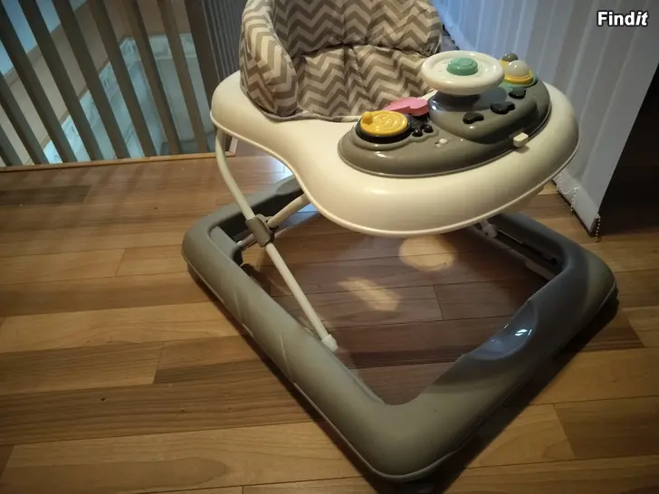 Säljes Emma Baby Walker gåstol