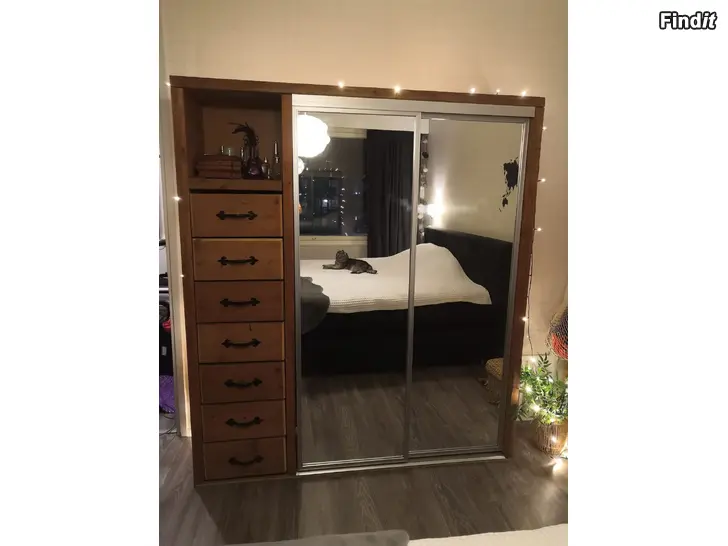 Säljes Massiivitäyspuinen kaappi MUUTTOMYYNTI