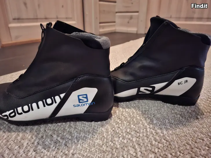 Myydään Skidskor storlek 36 2/3