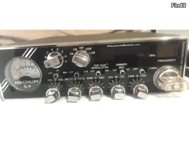 Myydään Magnum s9 komradio ny