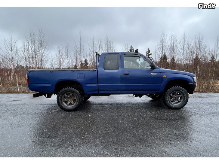 Säljes Toyota Hilux LN170 331000km