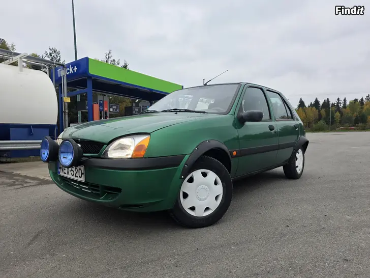 Myydään Ford Fiesta -02 ajettu 75tkm