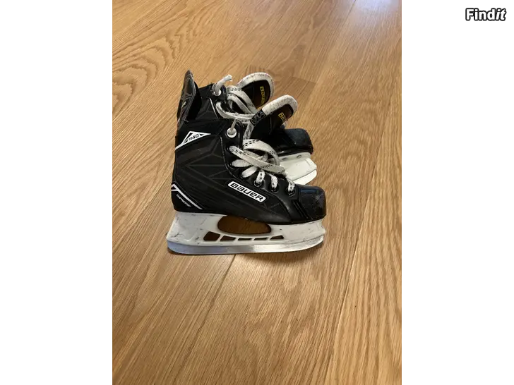 Säljes Bauer luistimet koko 32