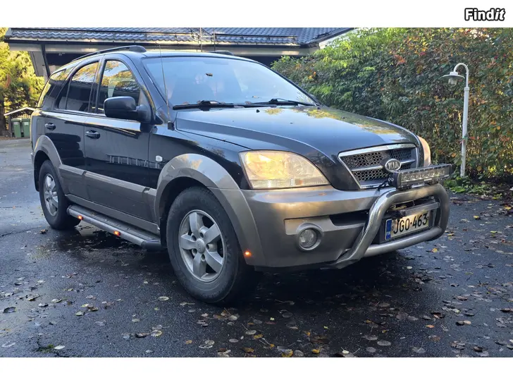Myydään KIA SORENTO - vain hyvään kotiin