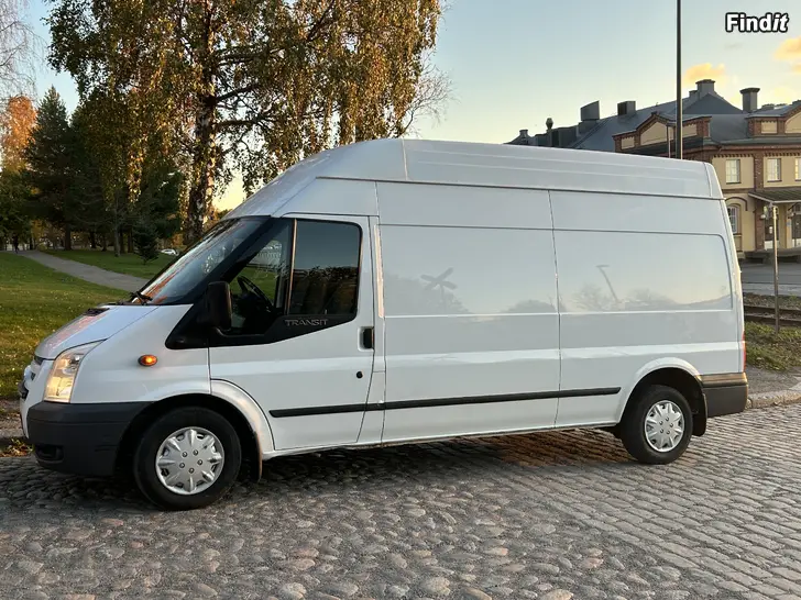 Säljes Lite medkörd Transit i bra skick