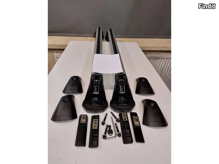 Myydään Toyota Avensis T27 Farmari OEM Kattotelineet/Takräcken vm. 2009