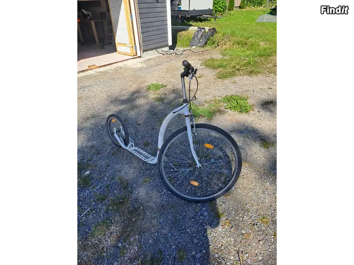 Säljes Sparkcykel