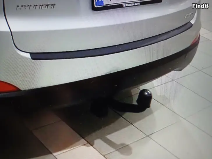 Säljes Alle PUOLEEN HINTAAN uusi Hyundai Tucson ja ix35 sopiva sähköinen vetokoukkusarja irroitettava malli