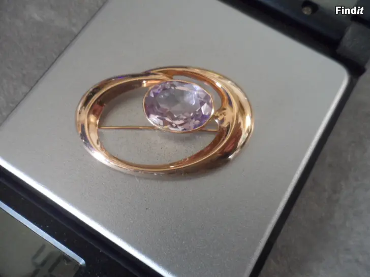 Myydään Rintakoru Kulta 14K v.1966 Tammen Koru