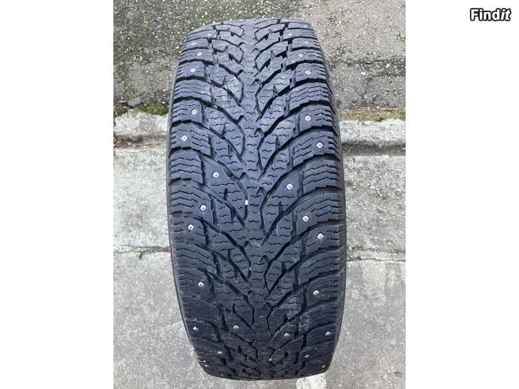 Myydään Nokian hakkapeliitta C4 215/65R15C Nastarengas 1 kpl