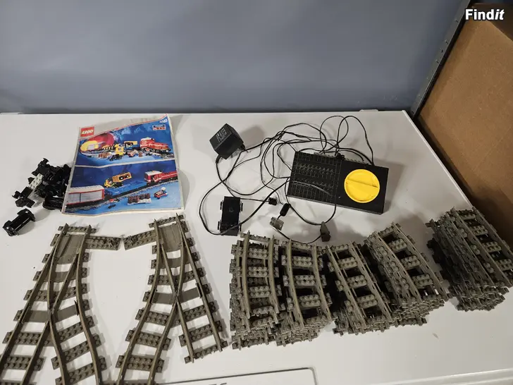 Myydään Lego tågbana